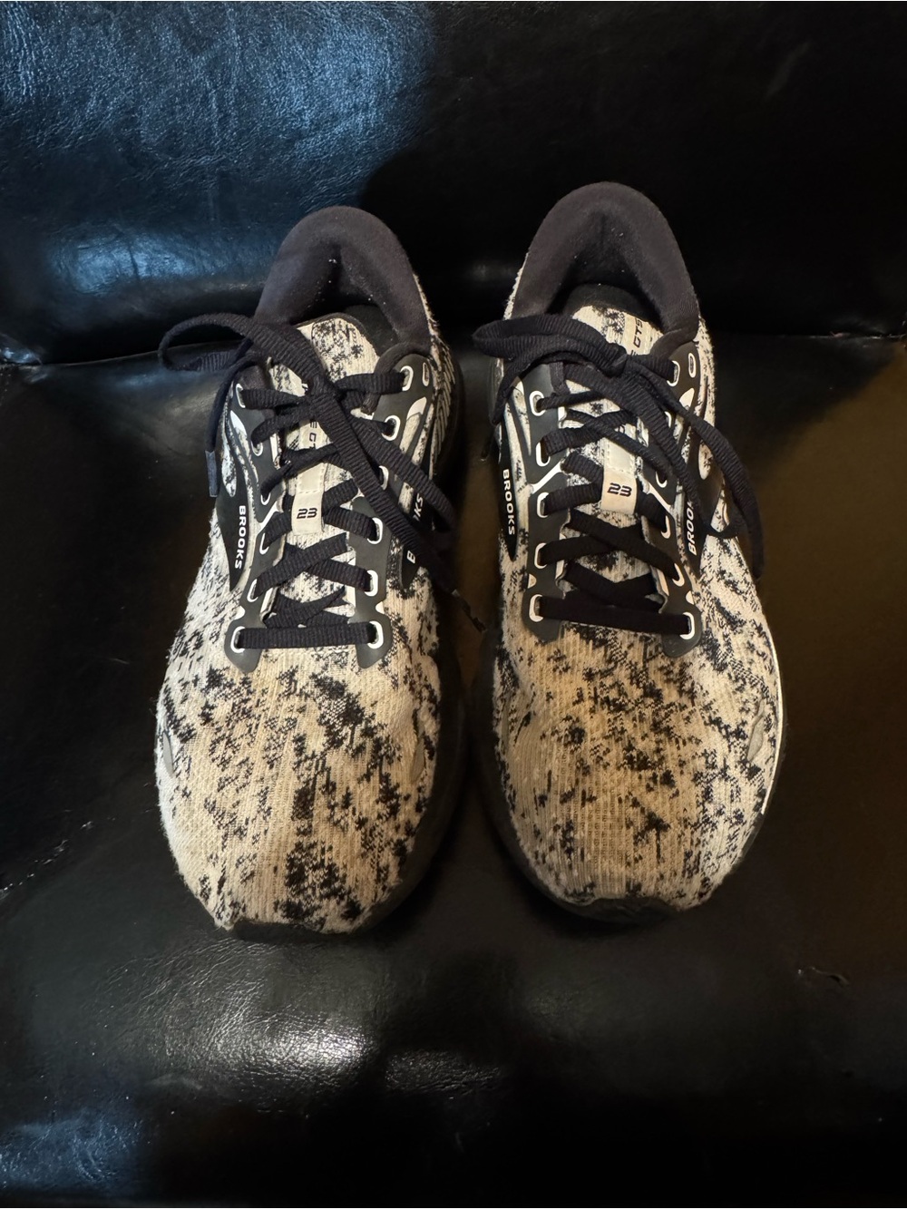 Brooks Adrenaline GTS 23 Womens 10 Shoes White Black Gray1203811B135 - Picture 3 of 8